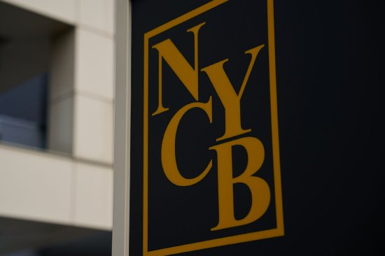 纽约社区银行获穆迪上调信用评级 此前姆努钦牵头财团注资